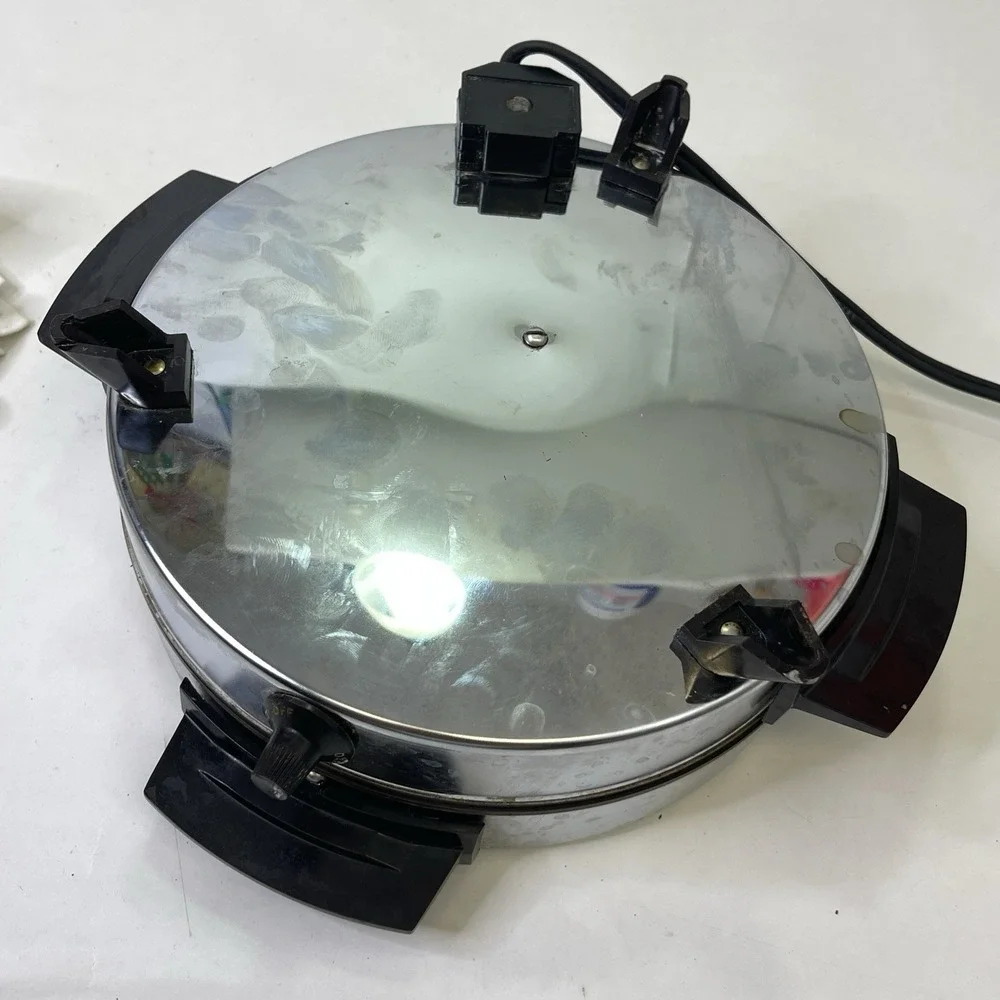 Vintage Toastmaster 442A Waffle Baker Model W252A‎ Chrome Round Non-stick